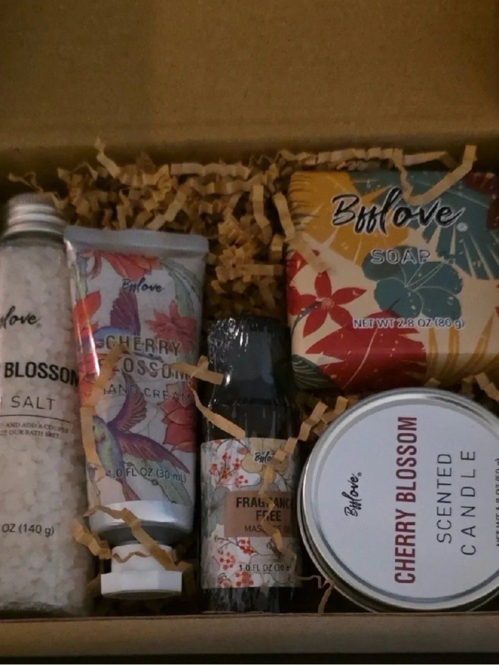 BFF Love  Gift Box Cherry Blossom Bath Spa, 5-Piece Set Lotion Candle Bath Salt